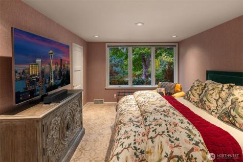 8622 NE 10th Street Medina WA 98039