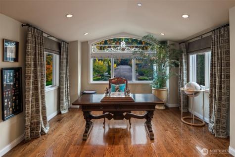 8622 NE 10th Street Medina WA 98039