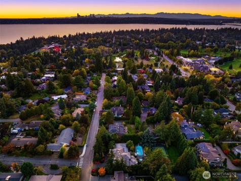 8622 NE 10th Street Medina WA 98039