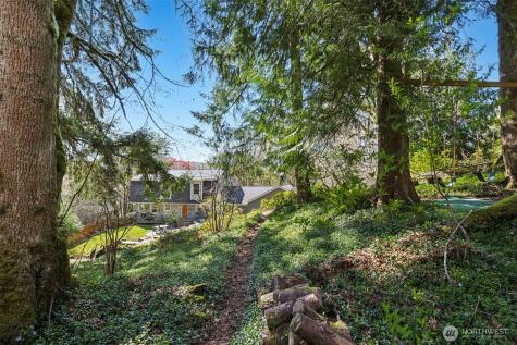 7238 Lakemont Boulevard SE Bellevue WA 98006