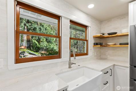 7238 Lakemont Boulevard SE Bellevue WA 98006