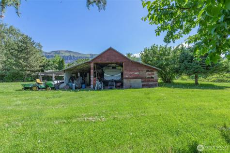 3432 Bainard Road Malaga WA 98828
