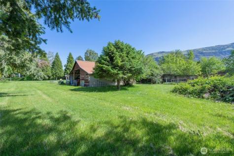 3432 Bainard Road Malaga WA 98828
