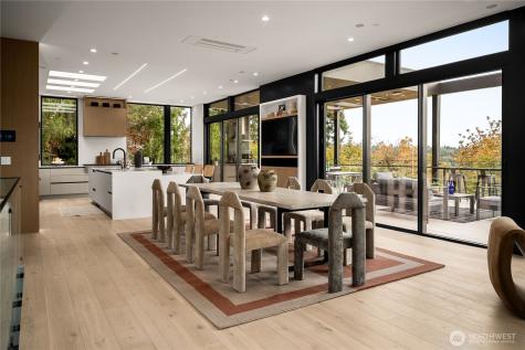 8933 NE 117th Place Kirkland WA 98034