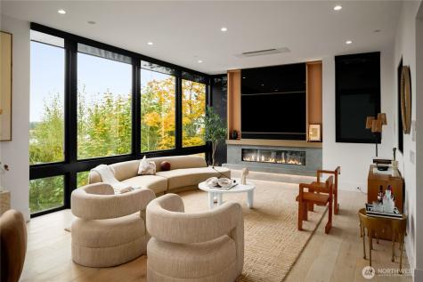 8933 NE 117th Place Kirkland WA 98034