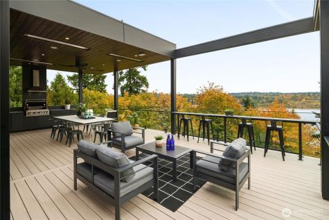 8933 NE 117th Place Kirkland WA 98034