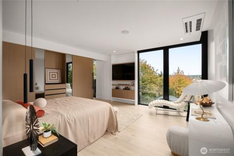 8933 NE 117th Place Kirkland WA 98034