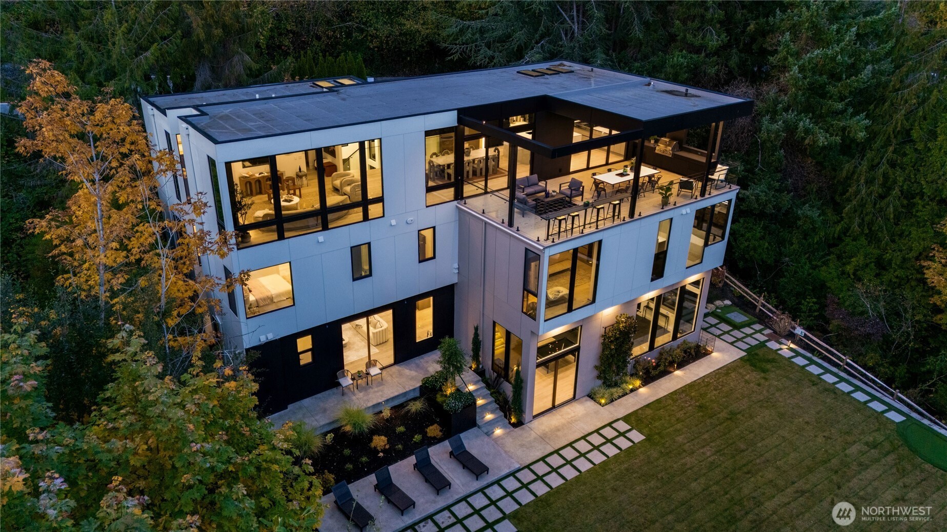 8933 NE 117th Place Kirkland WA 98034