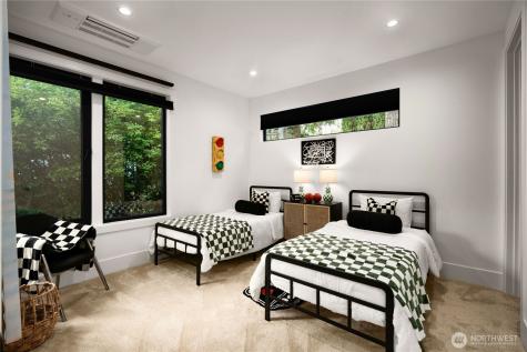 8933 NE 117th Place Kirkland WA 98034