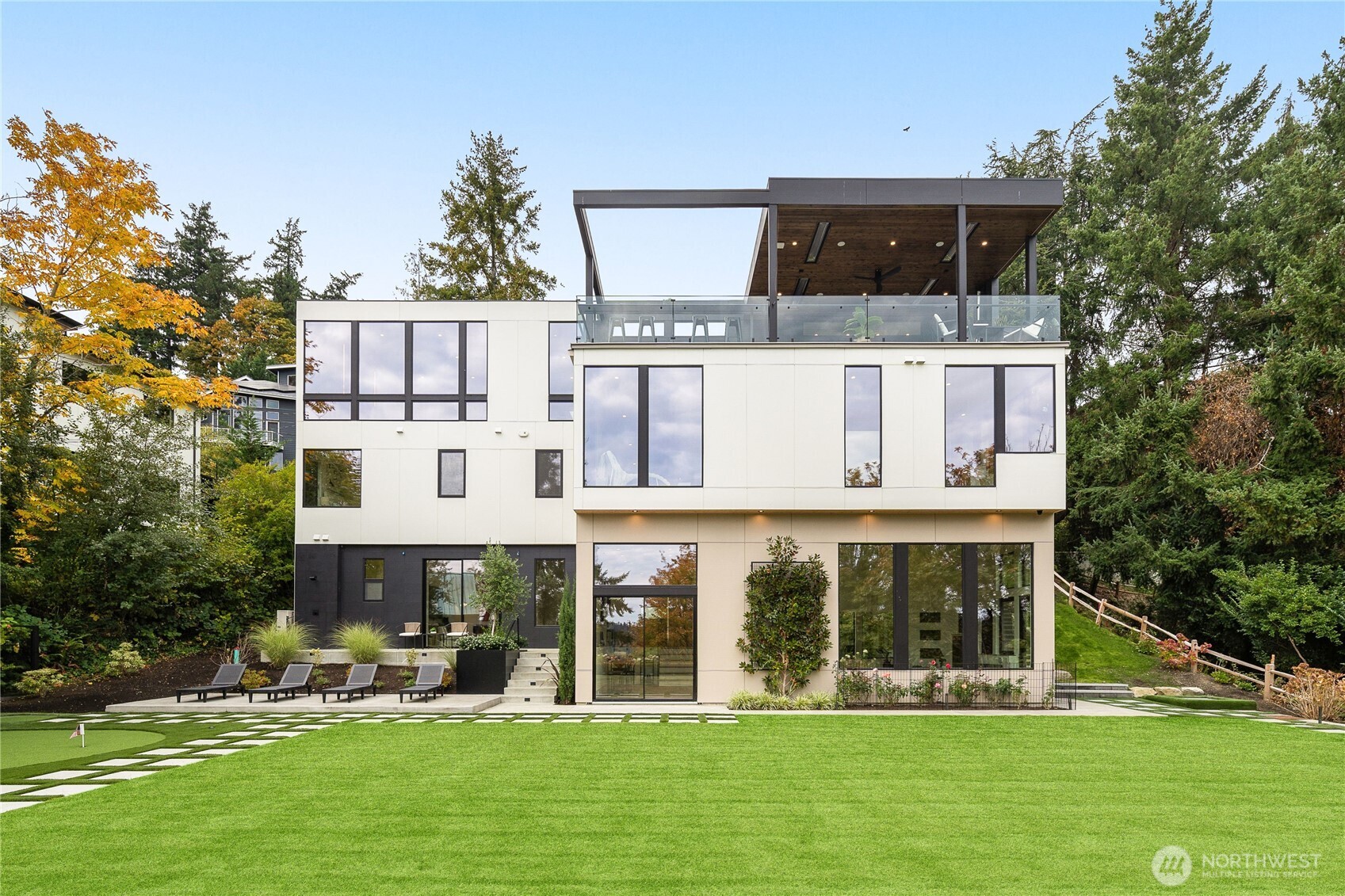 8933 NE 117th Place Kirkland WA 98034