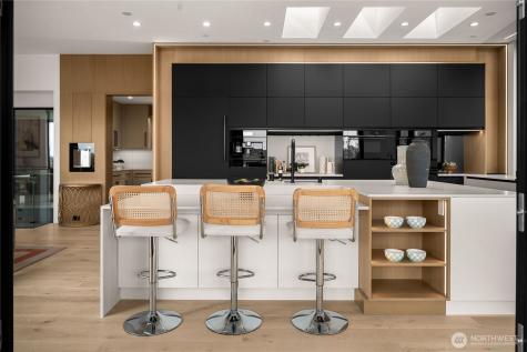 8933 NE 117th Place Kirkland WA 98034