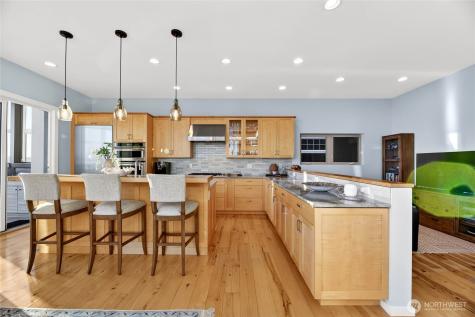 19573 27th Avenue NW Shoreline WA 98177