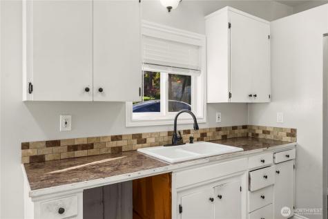 6502 21st Avenue NE Tacoma WA 98422
