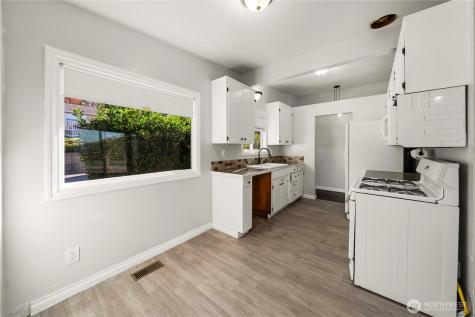 6502 21st Avenue NE Tacoma WA 98422