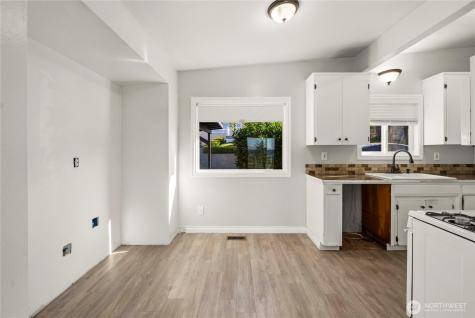 6502 21st Avenue NE Tacoma WA 98422