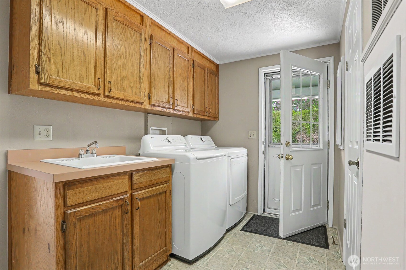 905 243rd Street SW Bothell WA 98021
