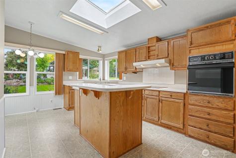 905 243rd Street SW Bothell WA 98021