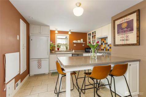 7708 35th Avenue S Seattle WA 98118