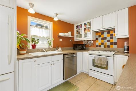 7708 35th Avenue S Seattle WA 98118