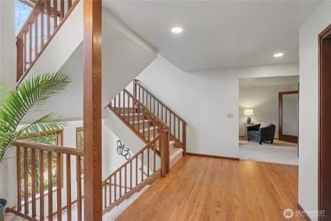 25028 SE Mirrormont Boulevard Issaquah WA 98027