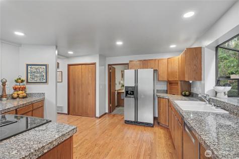 25028 SE Mirrormont Boulevard Issaquah WA 98027