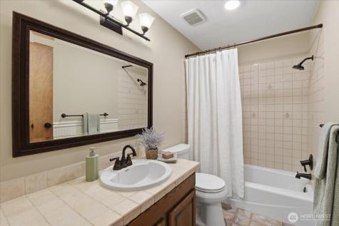 1610 202nd Place SW Lynnwood WA 98036