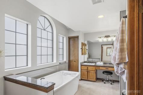33339 5th Place SW Federal Way WA 98023