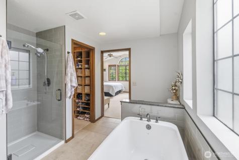 33339 5th Place SW Federal Way WA 98023