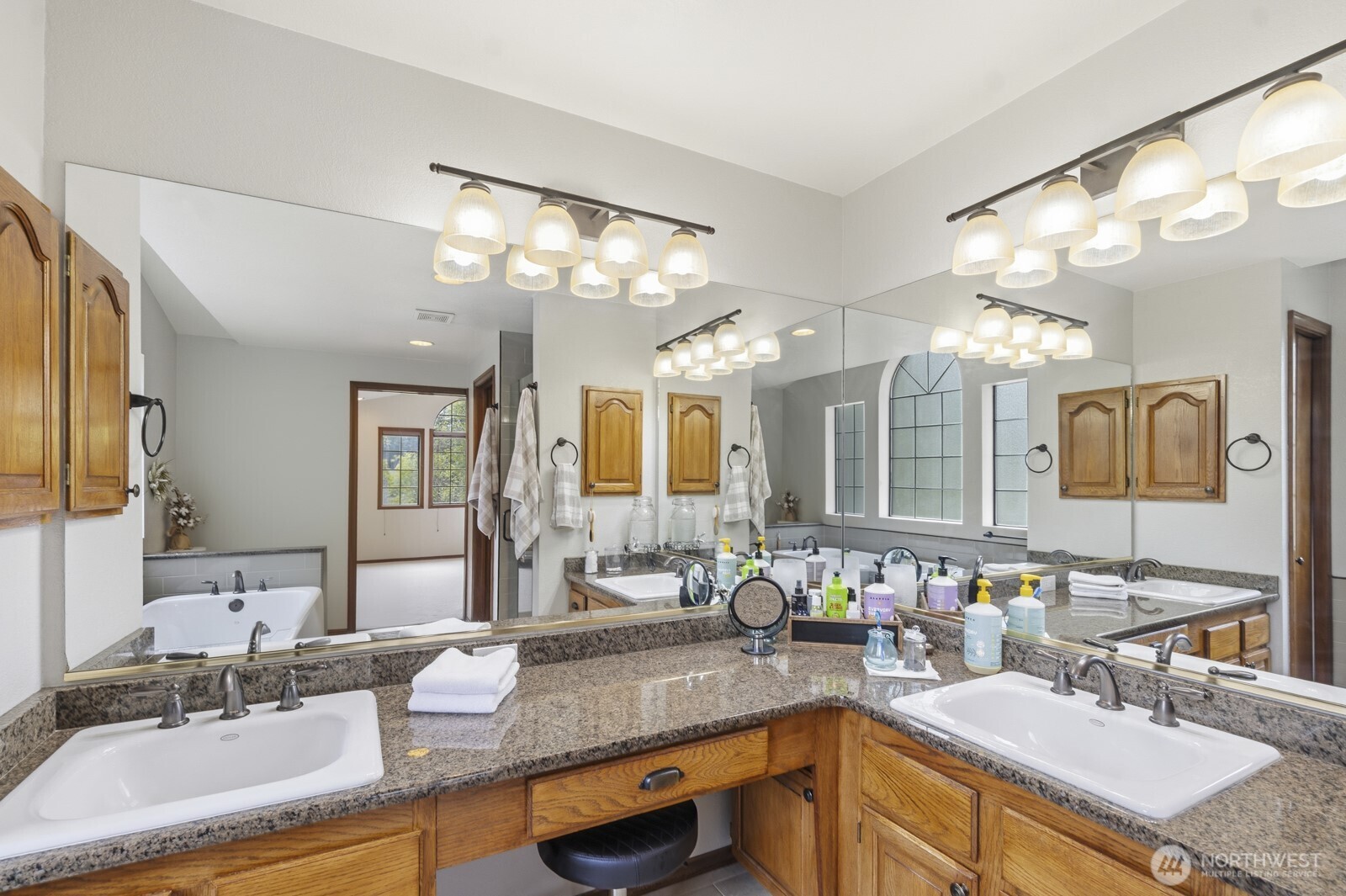 33339 5th Place SW Federal Way WA 98023