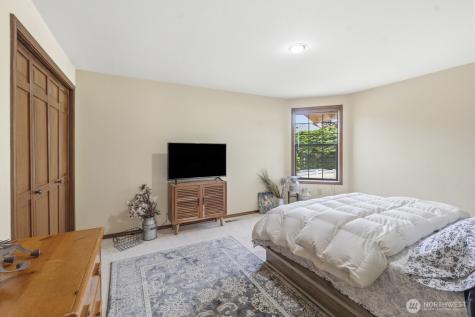 33339 5th Place SW Federal Way WA 98023