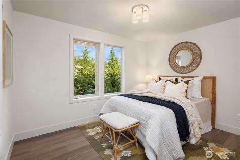 639 18th Avenue W Kirkland WA 98033