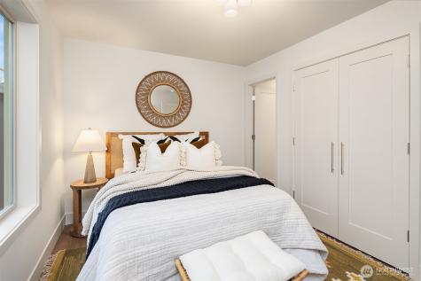 639 18th Avenue W Kirkland WA 98033