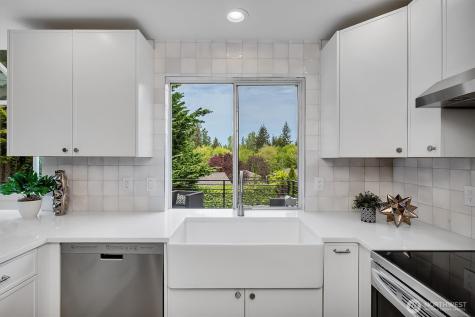 24422 SE 46th Court Sammamish WA 98029