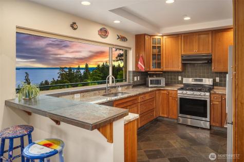 8909 NE 118th Place Kirkland WA 98034
