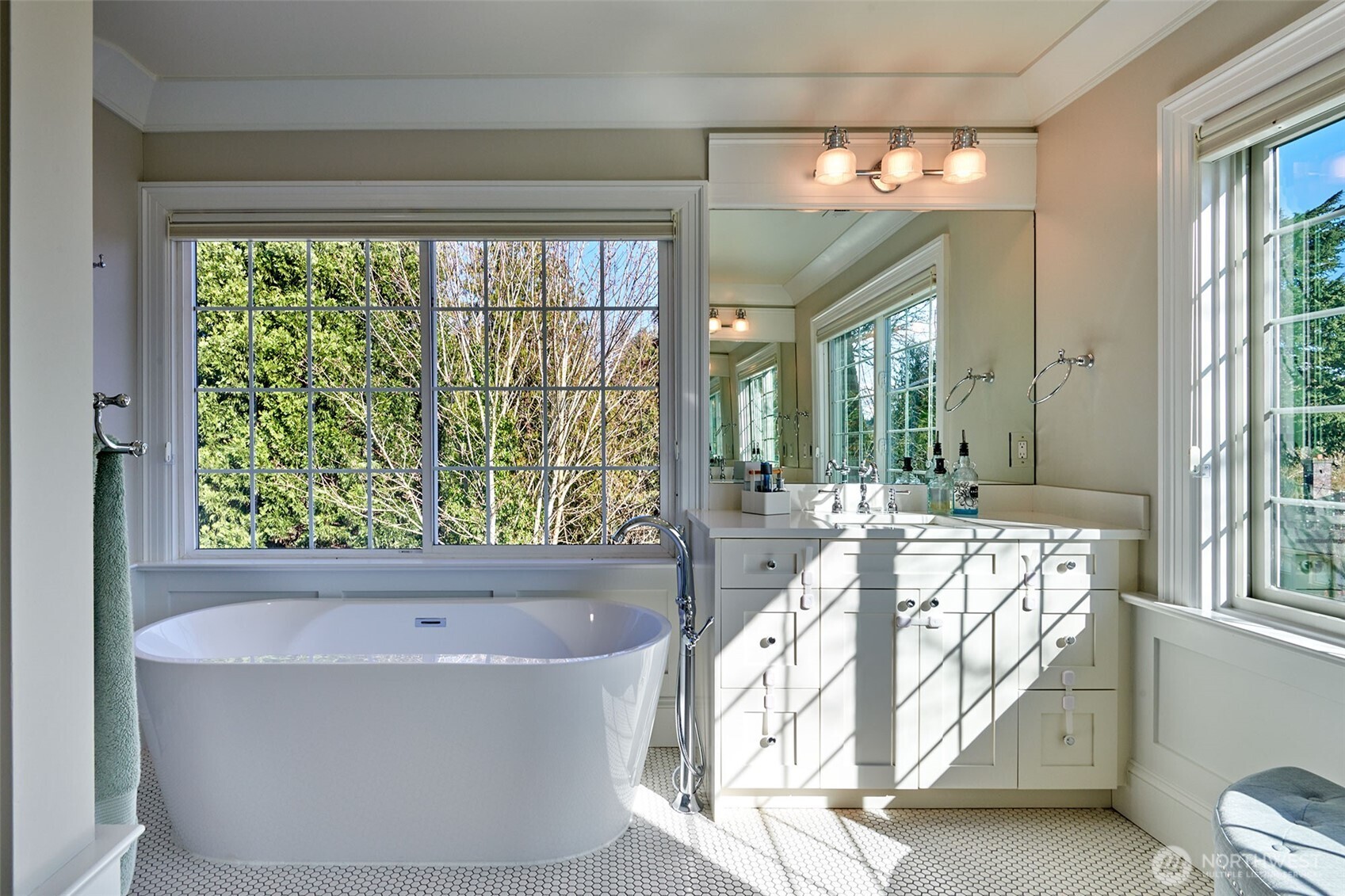 2736 34th Avenue S Seattle WA 98144