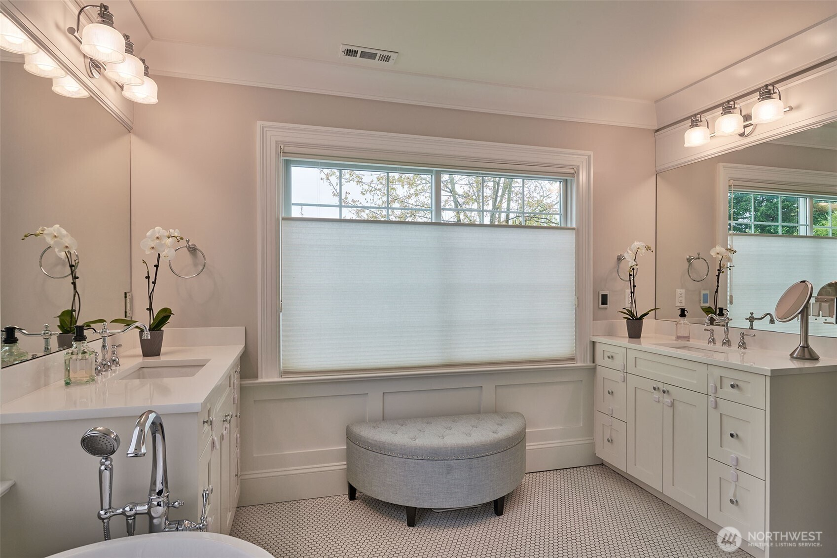 2736 34th Avenue S Seattle WA 98144
