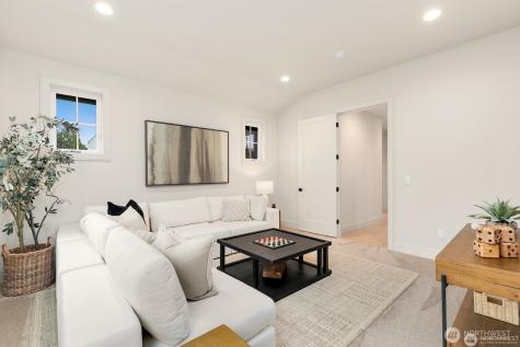3032 NE Blakeley Street Seattle WA 98105