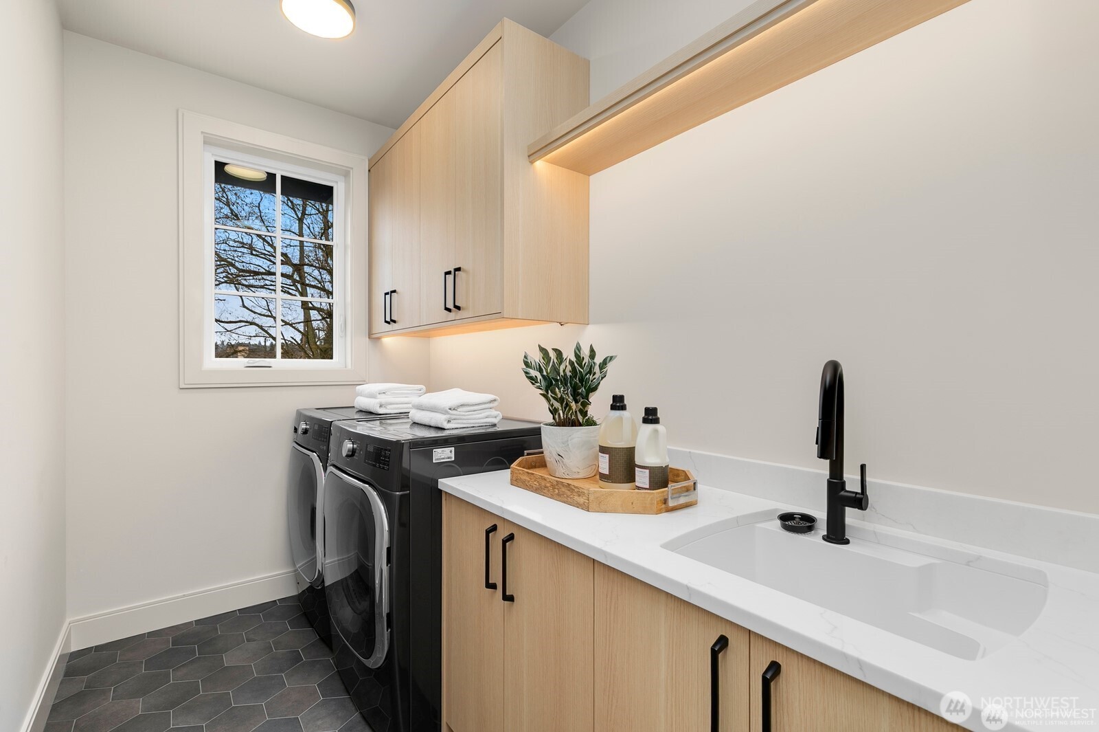 3032 NE Blakeley Street Seattle WA 98105