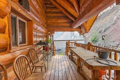 4492 Nile Road Naches WA 98937