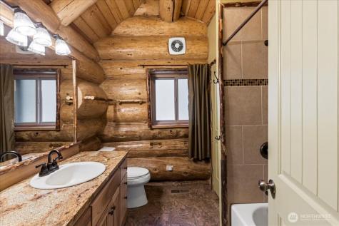 4492 Nile Road Naches WA 98937