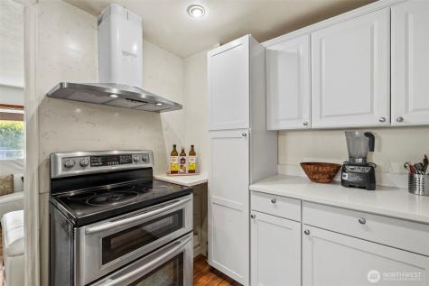 14937 133rd Avenue SE Renton WA 98058