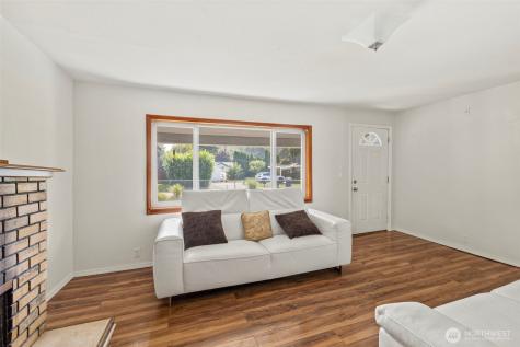 14937 133rd Avenue SE Renton WA 98058