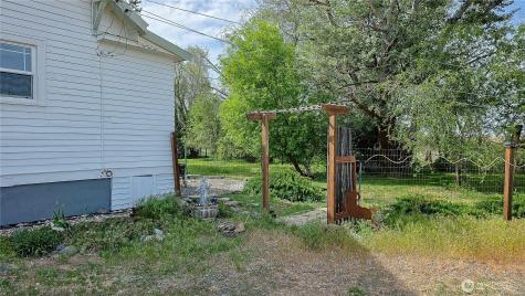 16525 Us Highway 2 Waterville WA 98858