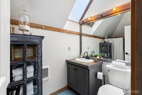 4710 New Sweden Avenue NE Bainbridge Island WA 98110
