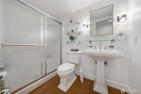 21842 NE 30th Place Sammamish WA 98074