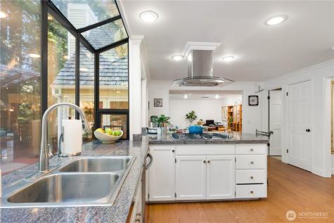 21842 NE 30th Place Sammamish WA 98074