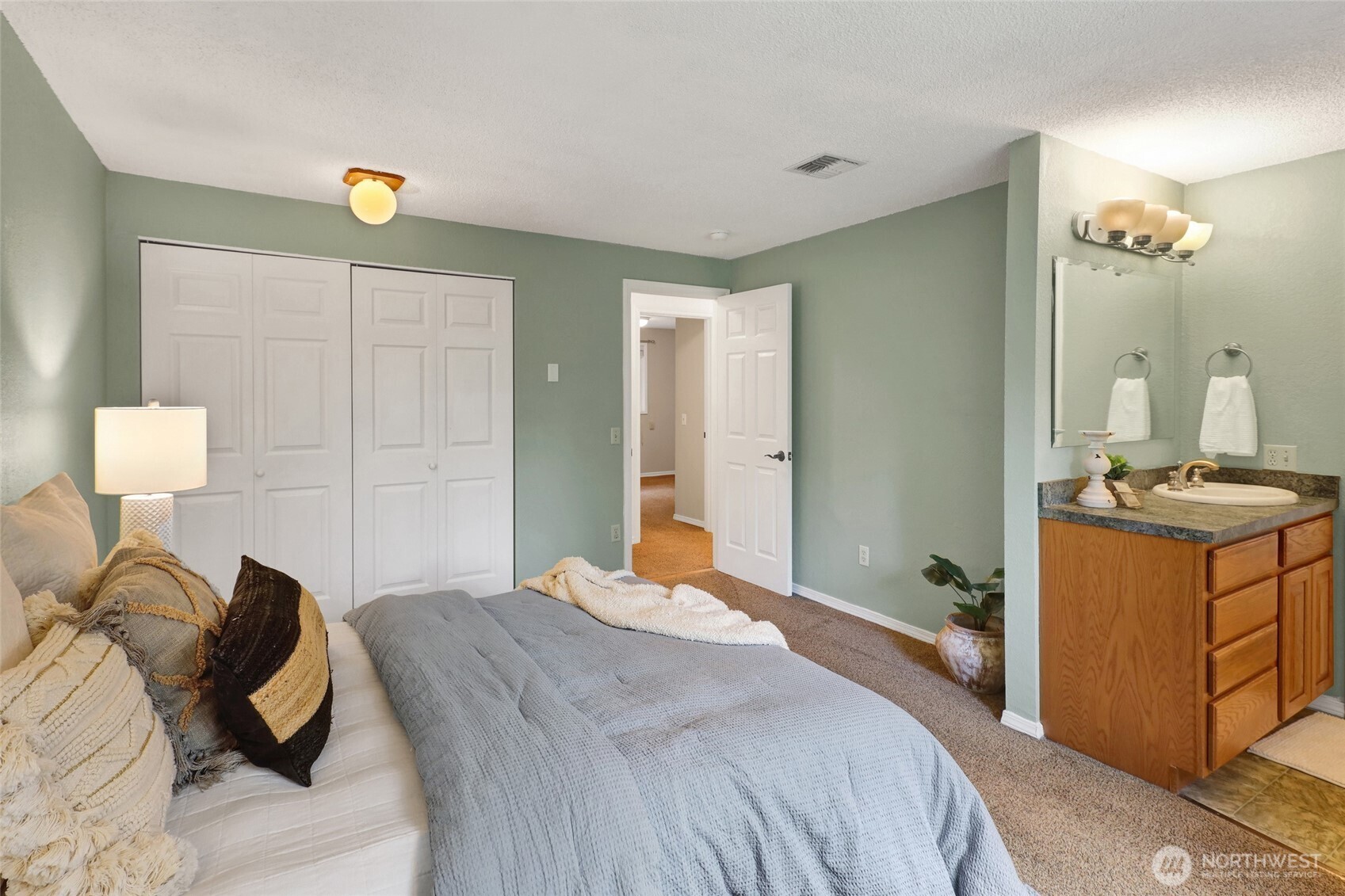 1081 Cedar Hills Avenue Bellingham WA 98229