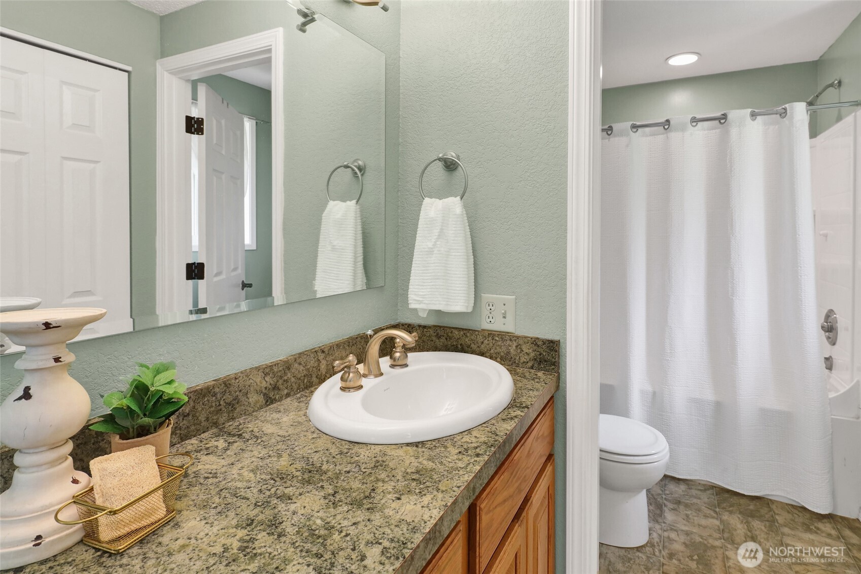 1081 Cedar Hills Avenue Bellingham WA 98229