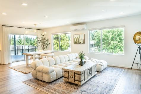 15558 NE 15th Place Bellevue WA 98007