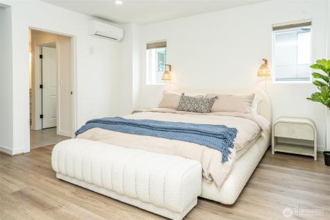 15558 NE 15th Place Bellevue WA 98007